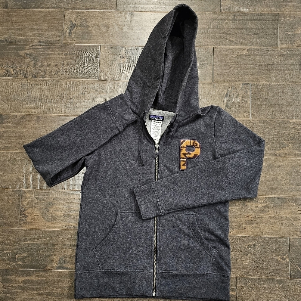 Patagonia Charcoal Full-Zip Hoodie with Orange 'P' Patch - Picture 3 of 7